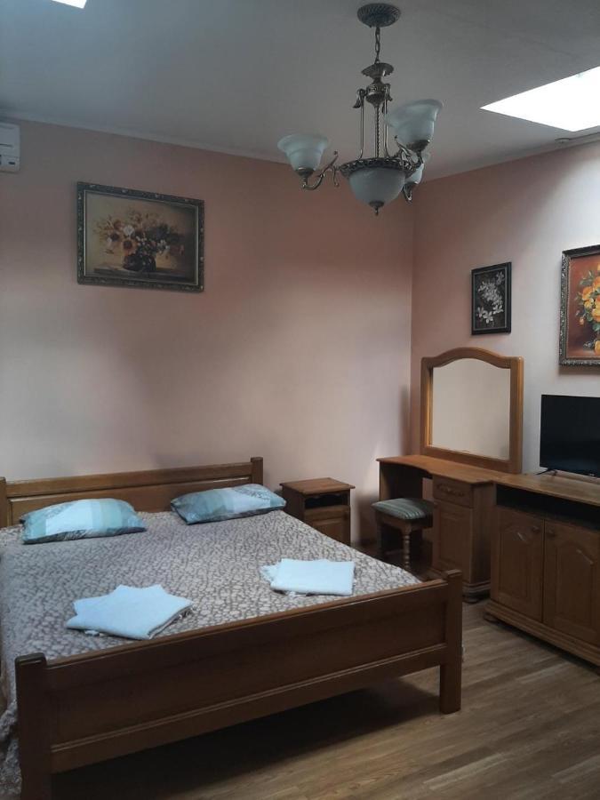 Hotel Nikolet Мукачево Екстер'єр фото