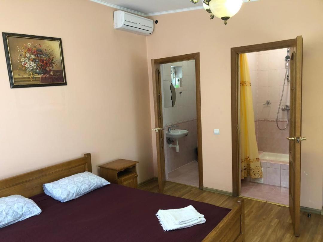 Hotel Nikolet Мукачево Екстер'єр фото