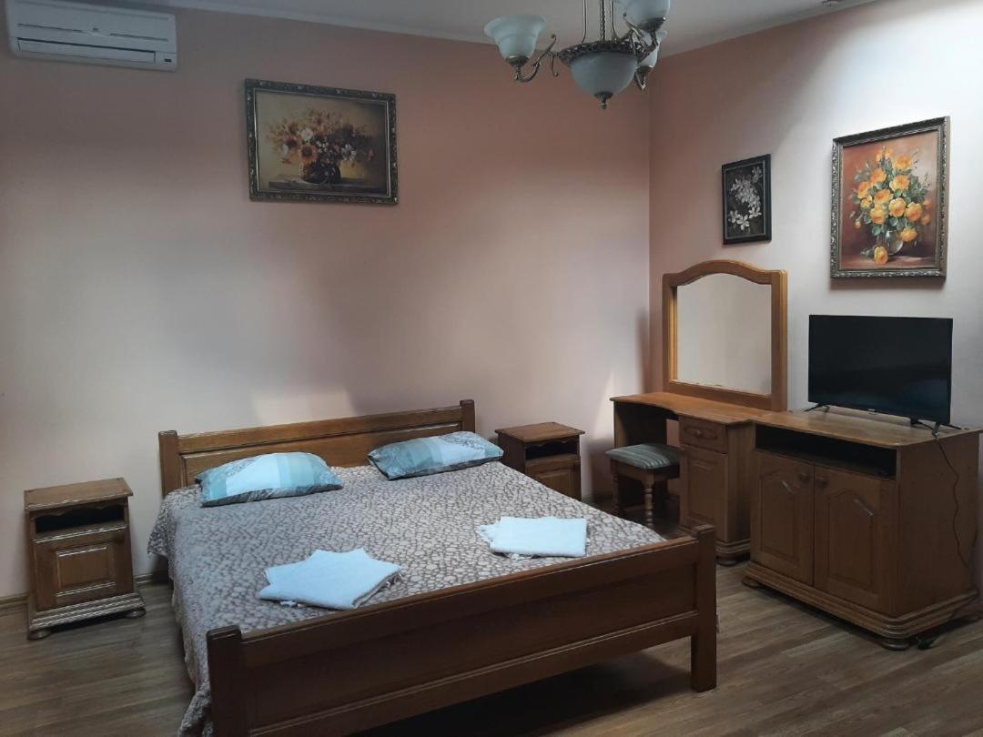 Hotel Nikolet Мукачево Екстер'єр фото