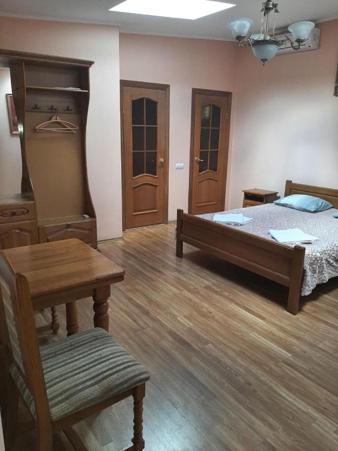 Hotel Nikolet Мукачево Екстер'єр фото