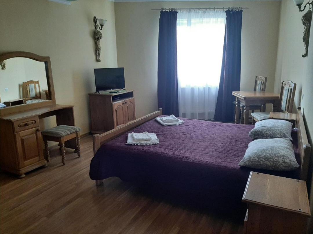 Hotel Nikolet Мукачево Екстер'єр фото